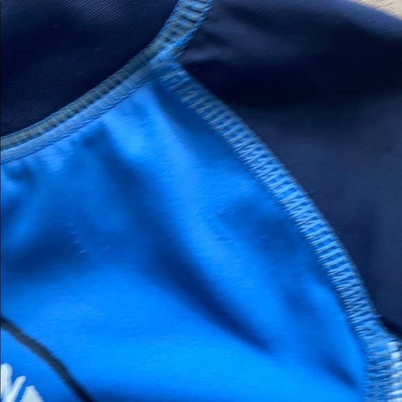 Gap Rash Guard - Picture 3 of 4